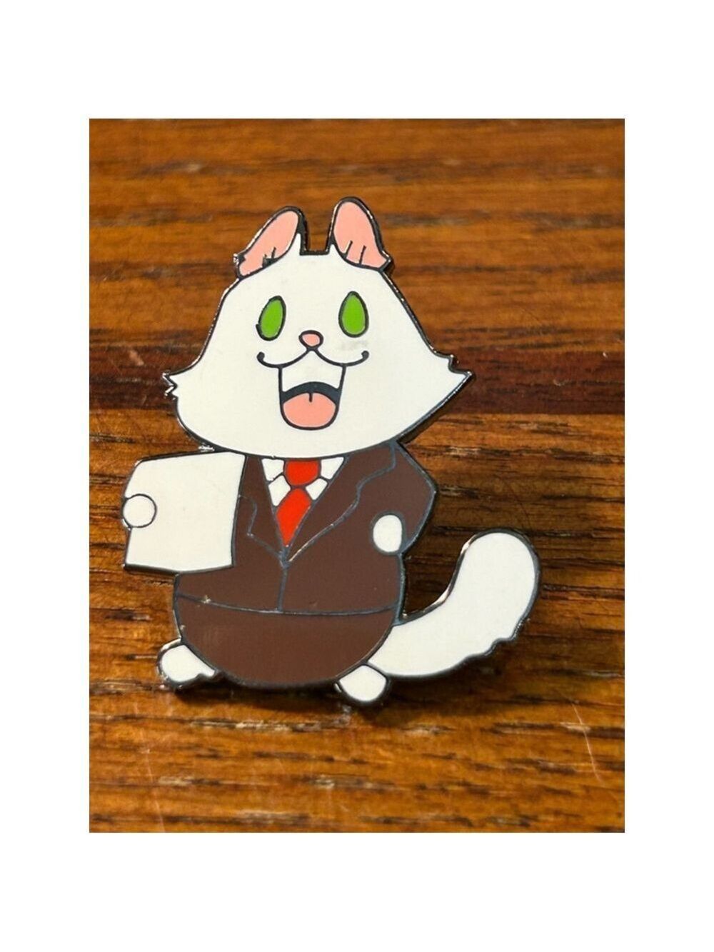 Unisex Breaking Cats Lupin Pin White and Brown